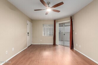 1720 E Thunderbird Rd in Phoenix, AZ - Foto de edificio - Building Photo