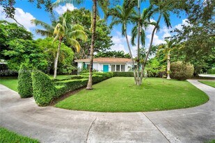6890 SW 51st St in Miami, FL - Building Photo