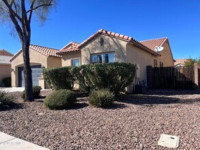 2208 E Indian Wells Dr in Gilbert, AZ - Building Photo - Building Photo