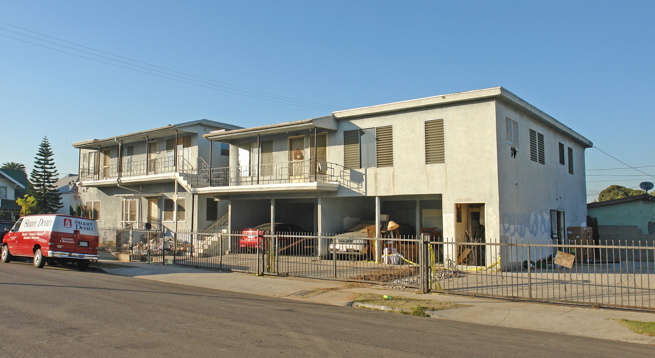 3215 W 18th St in Los Angeles, CA - Foto de edificio