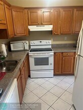 4321 NW 16th St in Lauderhill, FL - Building Photo - Building Photo