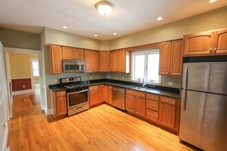 232 Fellsway W, Unit 3 in Medford, MA - Building Photo - Building Photo