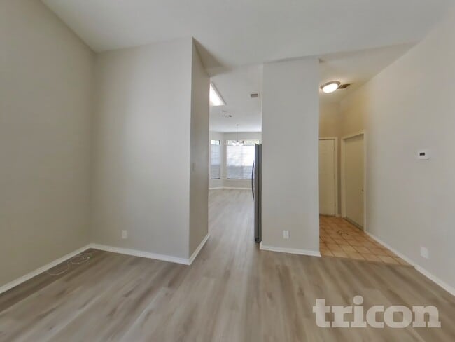 10223 Canton Fld Dr in San Antonio, TX - Building Photo - Building Photo