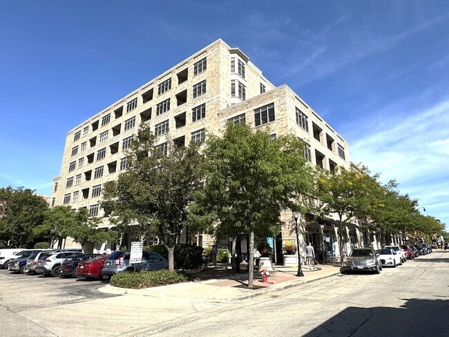 10 S Dunton Ave, Unit 204