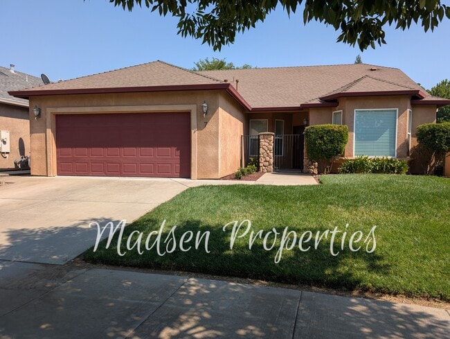 7 Redeemers Loop in Chico, CA - Building Photo - Building Photo