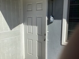 248 S Vista Bonita Ave, Unit C in Glendora, CA - Building Photo