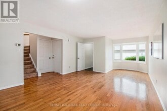 3050-3050 Victoria Heights Crescent in Ottawa, ON - Building Photo - Building Photo