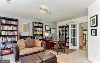 4804 Heron Neck Ln in Fairfax, VA - Building Photo - Building Photo