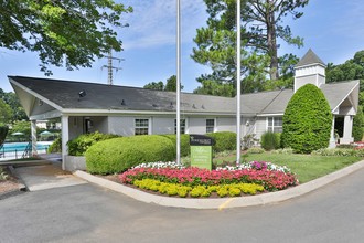 Pinehurst On Providence in Charlotte, NC - Building Photo - Building Photo