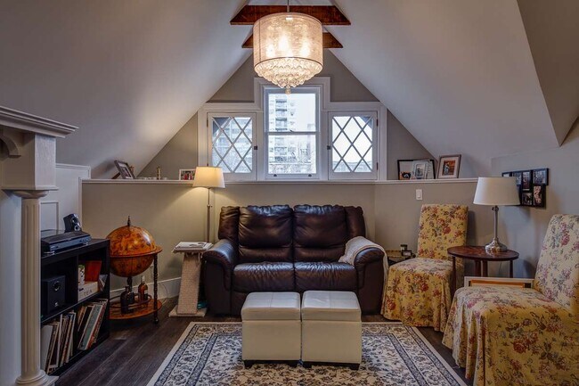 41 Charlton Av W in Hamilton, ON - Building Photo - Building Photo