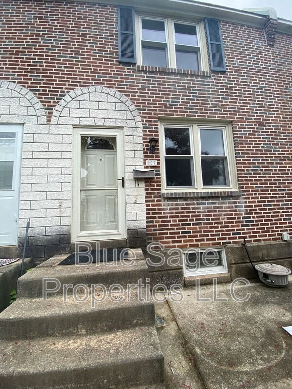 227 Pine St in Glenolden, PA - Building Photo - Building Photo