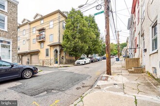 129 Gay St in Philadelphia, PA - Building Photo - Building Photo
