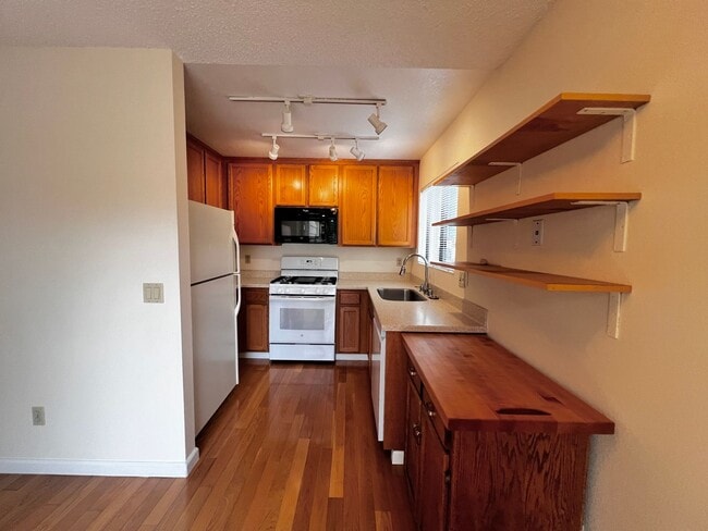 property at 106 Park Pl Dr