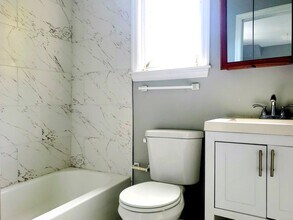 33 Lafayette St, Unit Apartment 1 in Orange, NJ - Building Photo - Building Photo