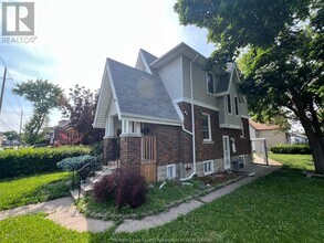 192 Shepherd St E in Windsor, ON - Building Photo - Building Photo