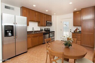 3228 W Lisbon Ln in Phoenix, AZ - Building Photo - Building Photo