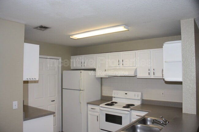 7606 Pissarro Dr in Orlando, FL - Building Photo - Building Photo