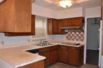 8927 Sharpcrest St in Houston, TX - Building Photo - Building Photo