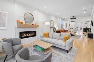 5240 W Winnemac Ave in Chicago, IL - Building Photo