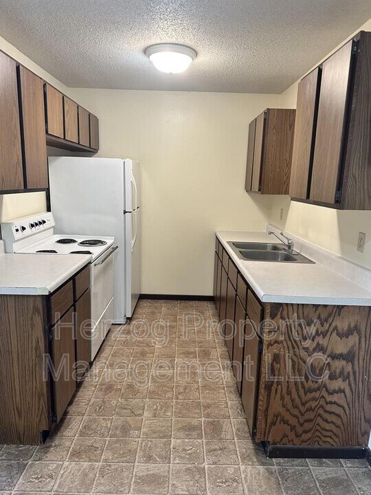 905 Center St S Photo