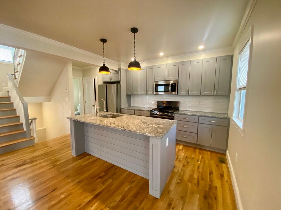 96 Willis Ave, Unit 94 Willis Ave in Medford, MA - Building Photo