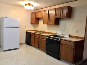 1127 Badger Rd in North Pole, AK - Building Photo - Building Photo