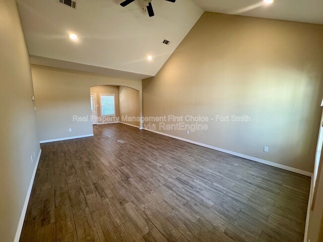 9921 Landry Dr in Barling, AR - Building Photo - Building Photo
