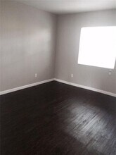 701 Elsbeth St in Dallas, TX - Building Photo - Building Photo