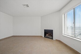2017 Winwood St in Las Vegas, NV - Building Photo - Building Photo