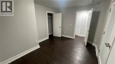 4 1/2 Ottawa St N in Hamilton, ON - Building Photo - Building Photo