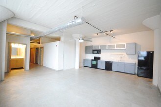 8125 Michigan Ave-Unit -#413 in St. Louis, MO - Building Photo - Building Photo