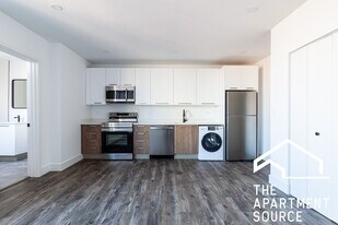 940 W Carmen Ave, Unit 102 in Chicago, IL - Building Photo