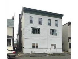 32-34 N Kennedy Dr in Mcadoo, PA - Building Photo