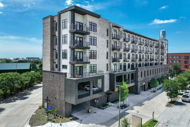 Pearl Lofts in Dallas, TX - Foto de edificio - Building Photo