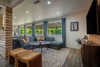 10 Penny Ave in Greer, SC - Building Photo - Building Photo