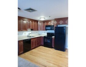 996 East St-Unit -1 in Walpole, MA - Building Photo - Building Photo