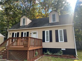 3505 Colonnade Dr in Ettrick, VA - Building Photo