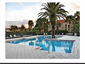 3340 Pinewalk Dr N, Unit CORAL KEY CONDO in Margate, FL - Building Photo