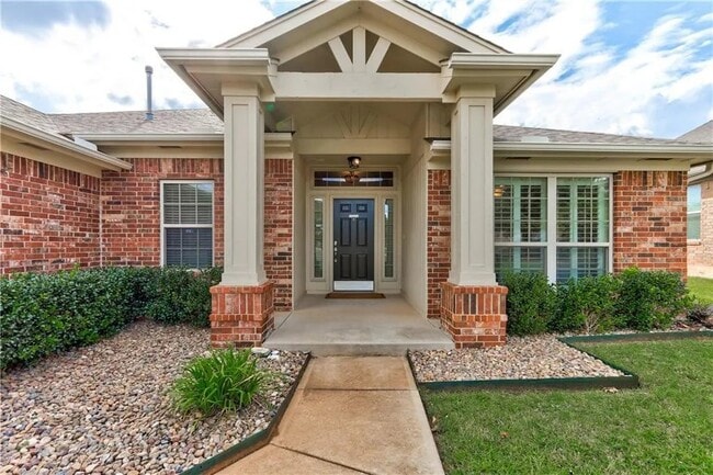 713 Heather Wood Dr in Moore, OK - Building Photo - Building Photo