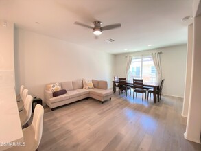 5067 Manzano St in Camarillo, CA - Building Photo - Building Photo