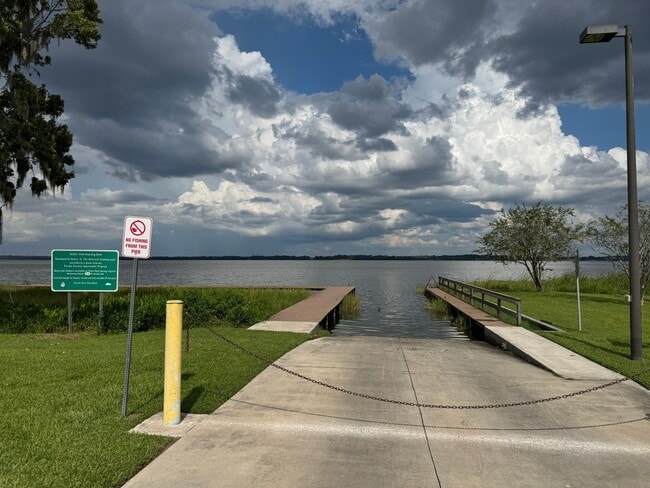 1001 N Lakeshore Blvd in Howey In The Hills, FL - Building Photo - Building Photo