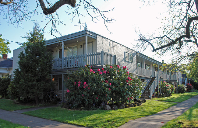 405 E 14th Ave in Eugene, OR - Building Photo - Building Photo