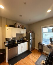 171 Walnut St, Unit 2 in Somerville, MA - Building Photo - Building Photo