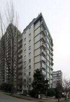 Elliot Towers in Vancouver, BC - Building Photo