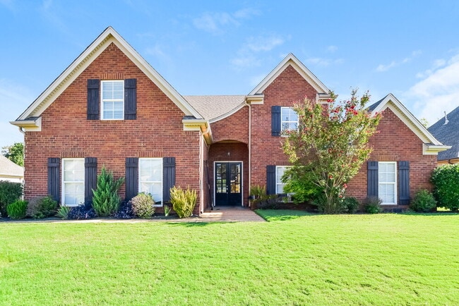 property at 2912 Poplar Woods Dr