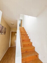 174 Jordan Ave in Oakville, CT - Foto de edificio - Building Photo