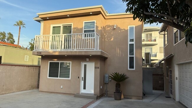 property at 594 S Mentor Ave