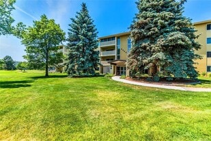 9340 E Center Ave, Unit 7C in Denver, CO - Building Photo