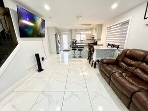 59 Churchill St in Chatham, ON - Building Photo - Building Photo