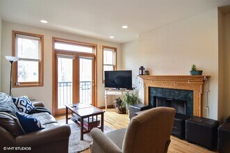 3117 N Damen Ave in Chicago, IL - Building Photo - Building Photo
